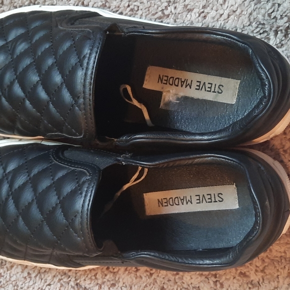 Size 8 Steve Madden black quilted skate shoes - Picture 2 of 7